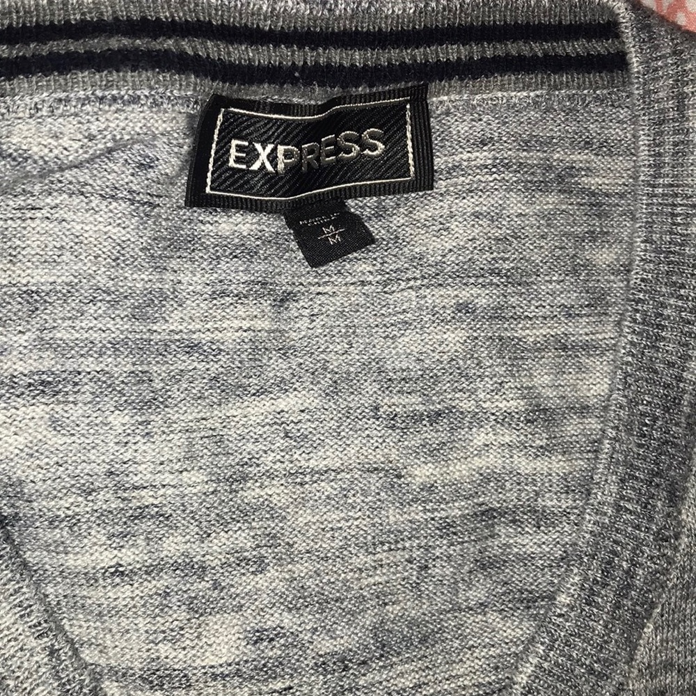 Express sweater - Picture 3 of 4